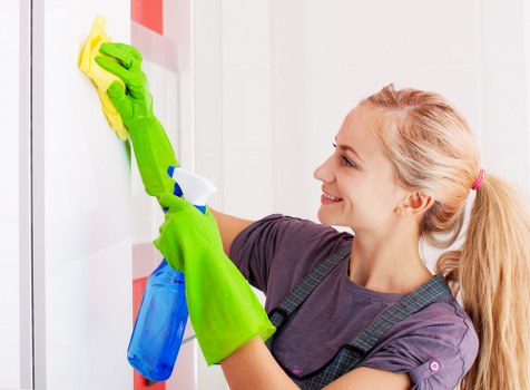 Professional sofa cleaning in a Haringey living room